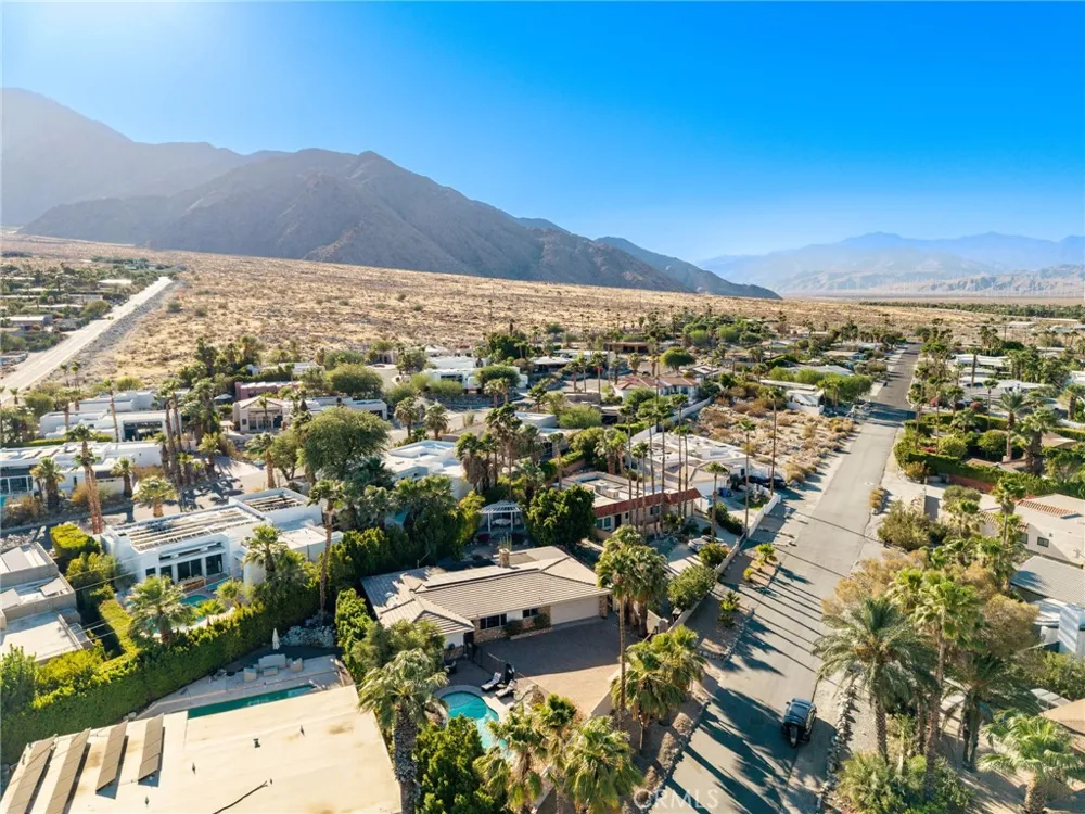 2553 Cardillo Avenue Palm Springs, CA 92262