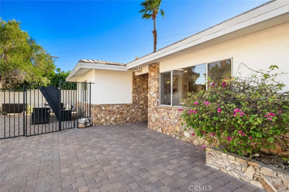 2553 Cardillo Avenue Palm Springs, CA 92262