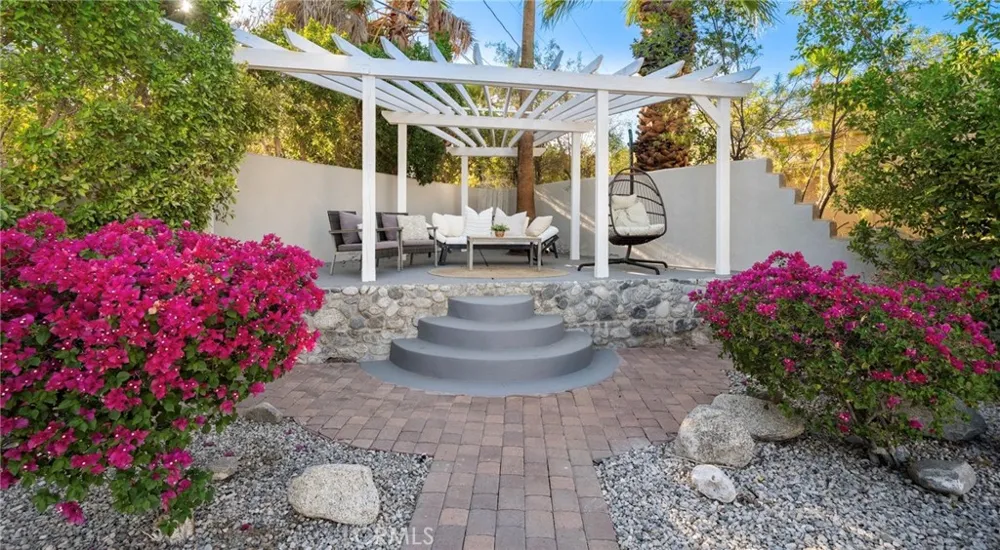 2553 Cardillo Avenue Palm Springs, CA 92262