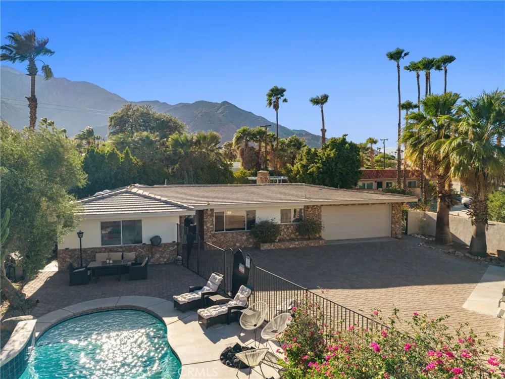 2553 Cardillo Avenue Palm Springs, CA 92262