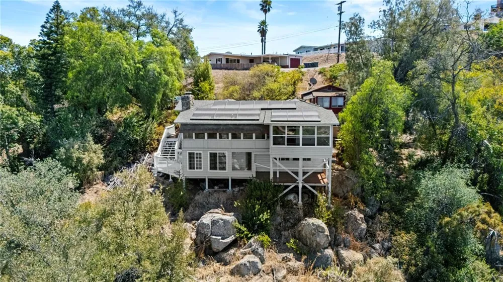12833 Castle Court Drive Lakeside, CA 92040