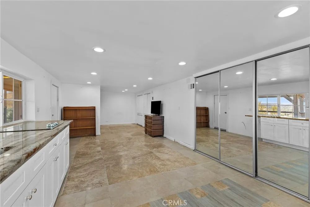 12833 Castle Court Drive Lakeside, CA 92040
