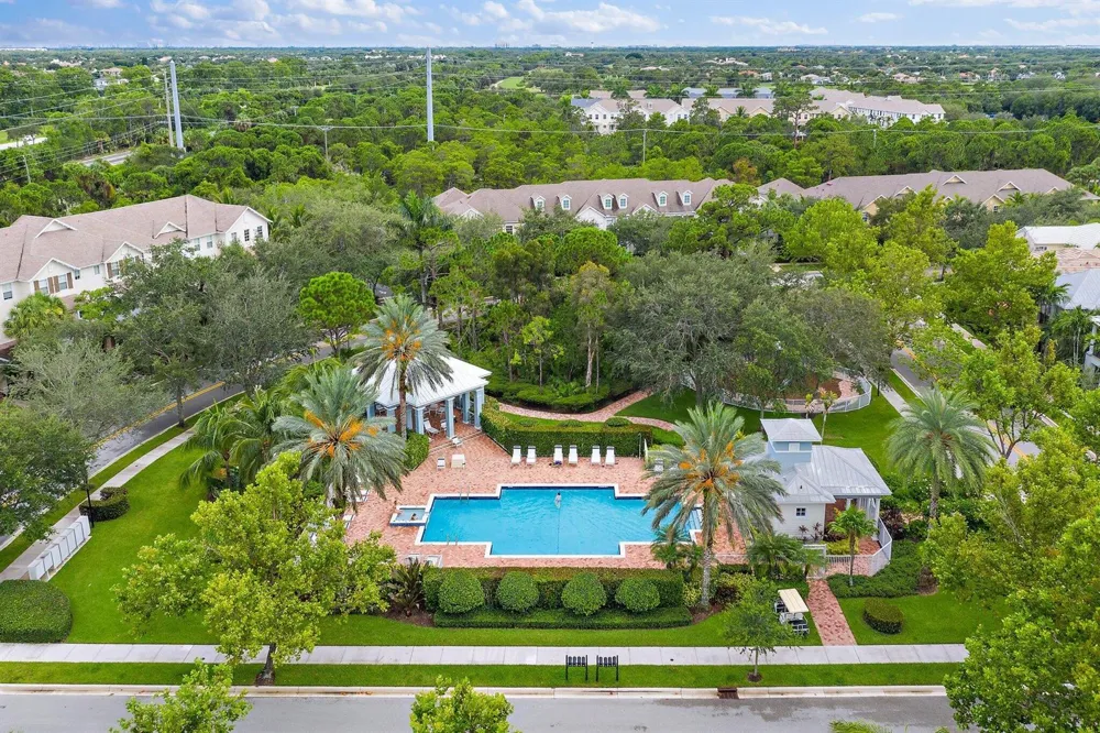356 W Thatch Palm Circle #105 Jupiter, FL 33458