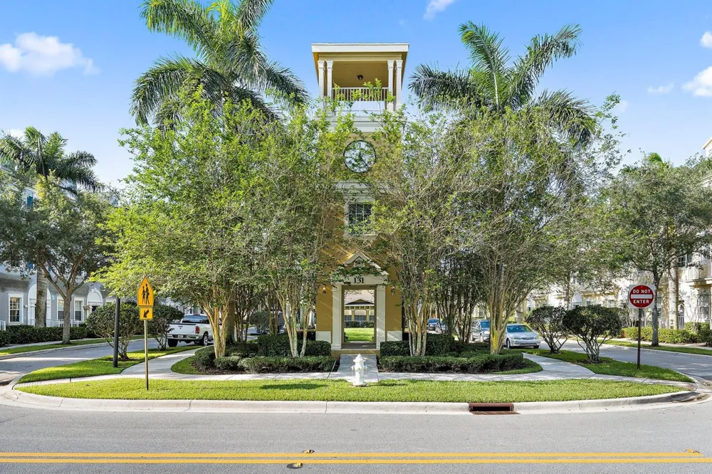 356 W Thatch Palm Circle #105 Jupiter, FL 33458
