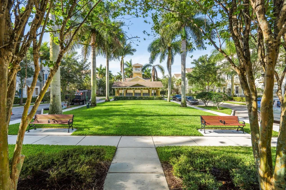 356 W Thatch Palm Circle #105 Jupiter, FL 33458