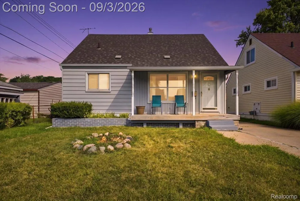 14801 Mona Avenue Warren City, MI 48089