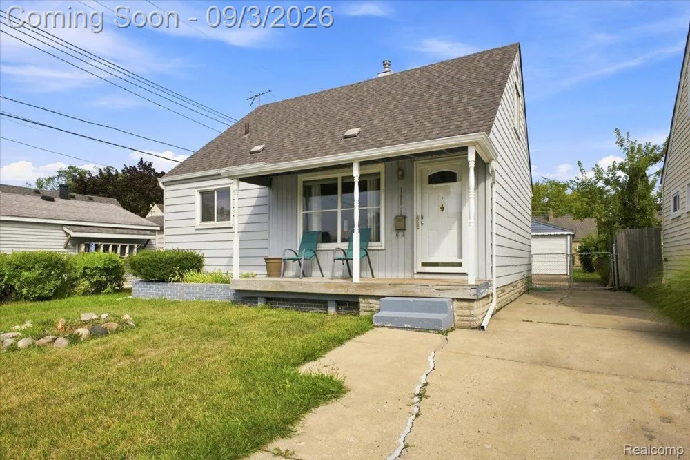 14801 Mona Avenue Warren City, MI 48089