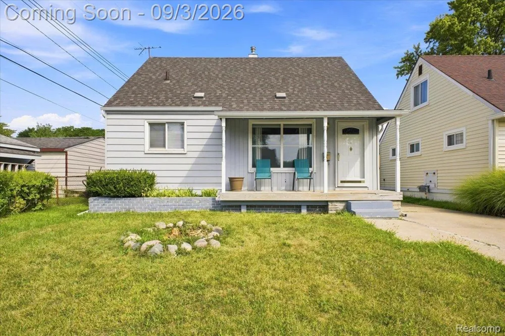 14801 Mona Avenue Warren City, MI 48089