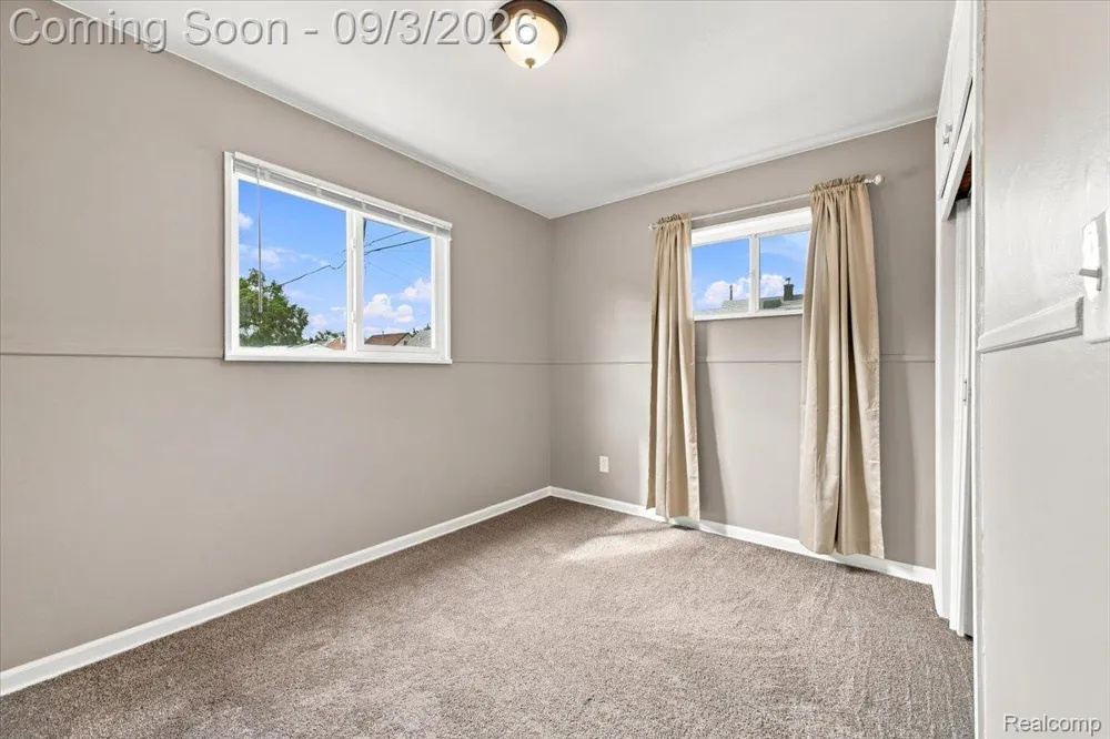 14801 Mona Avenue Warren City, MI 48089