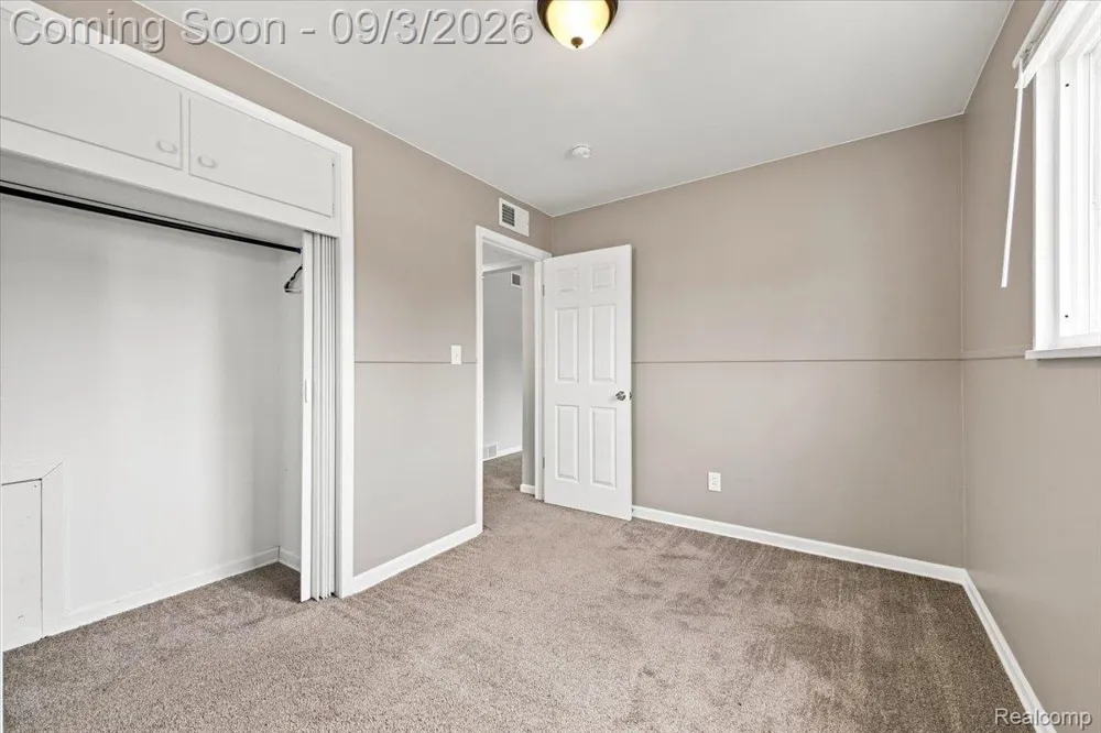 14801 Mona Avenue Warren City, MI 48089