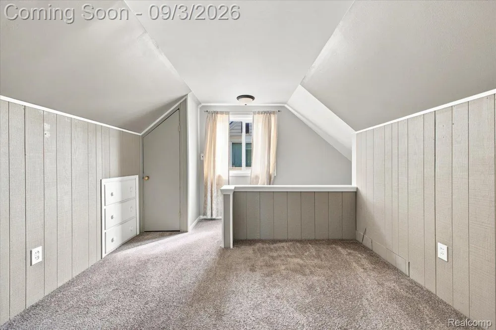 14801 Mona Avenue Warren City, MI 48089