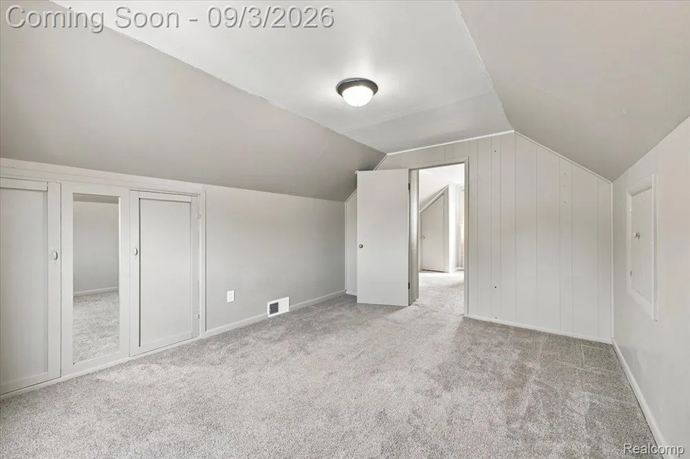 14801 Mona Avenue Warren City, MI 48089