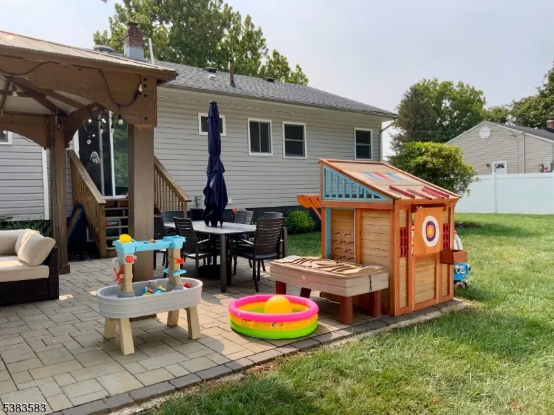 26 Winthrop Rd Franklin, NJ 08873