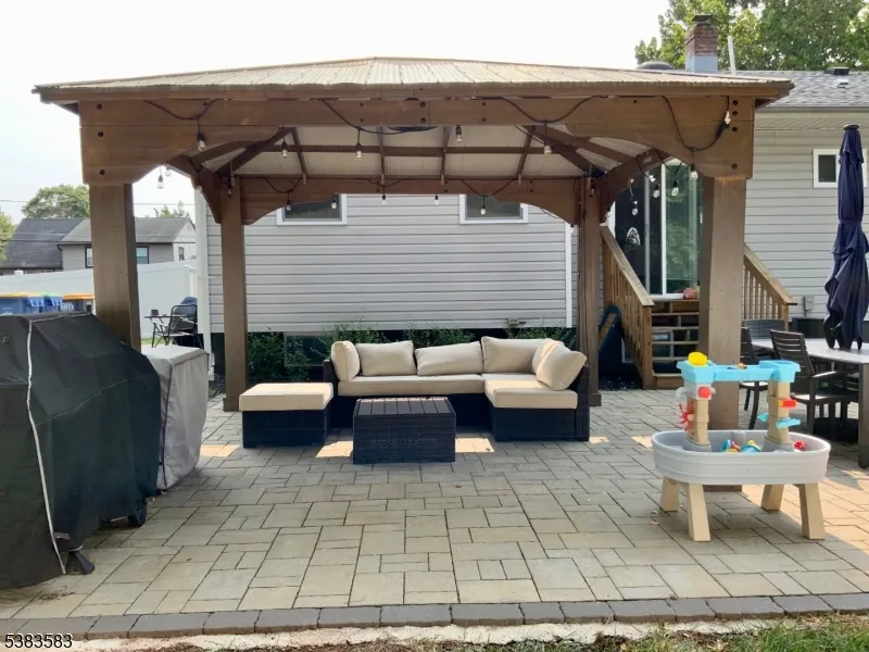 26 Winthrop Rd Franklin, NJ 08873