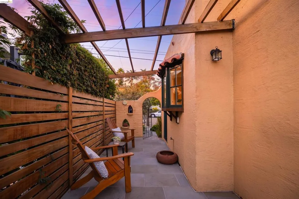 1564 Beverly Pl Berkeley, CA 94706