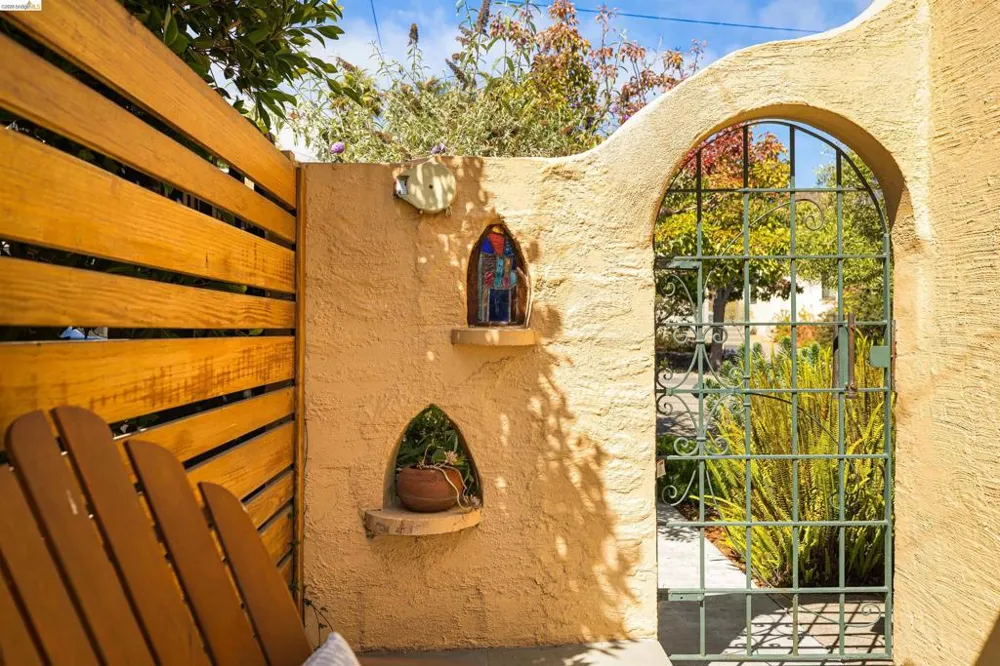 1564 Beverly Pl Berkeley, CA 94706