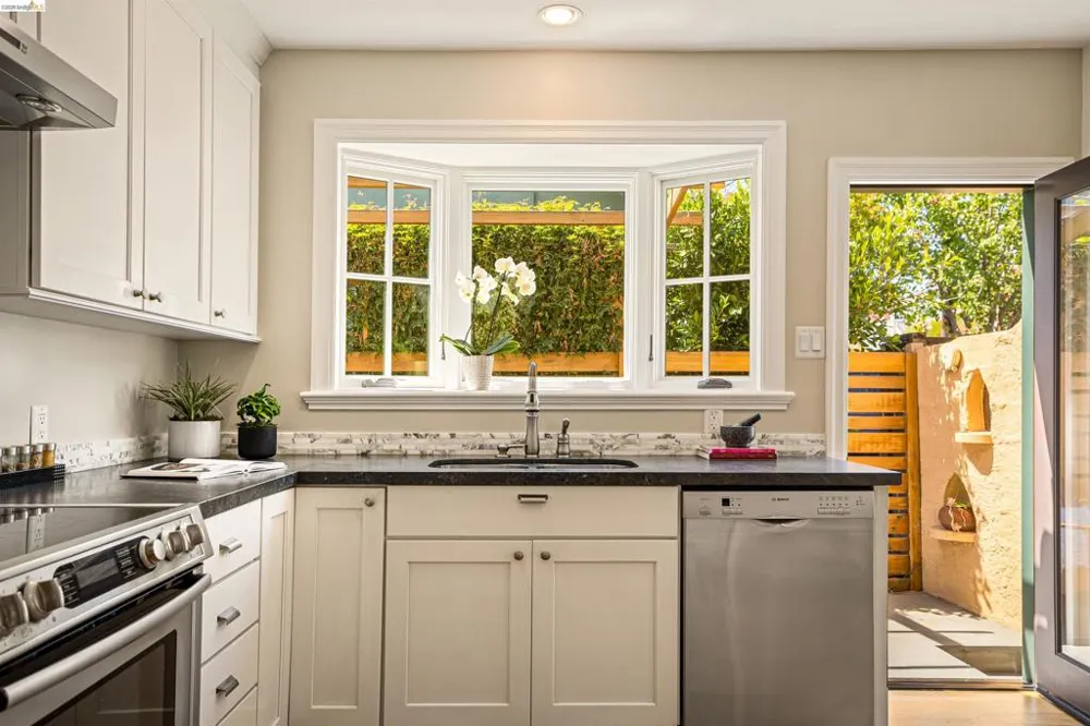 1564 Beverly Pl Berkeley, CA 94706