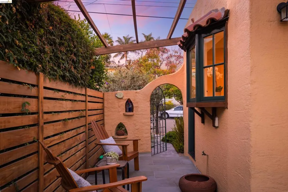 1564 Beverly Pl Berkeley, CA 94706