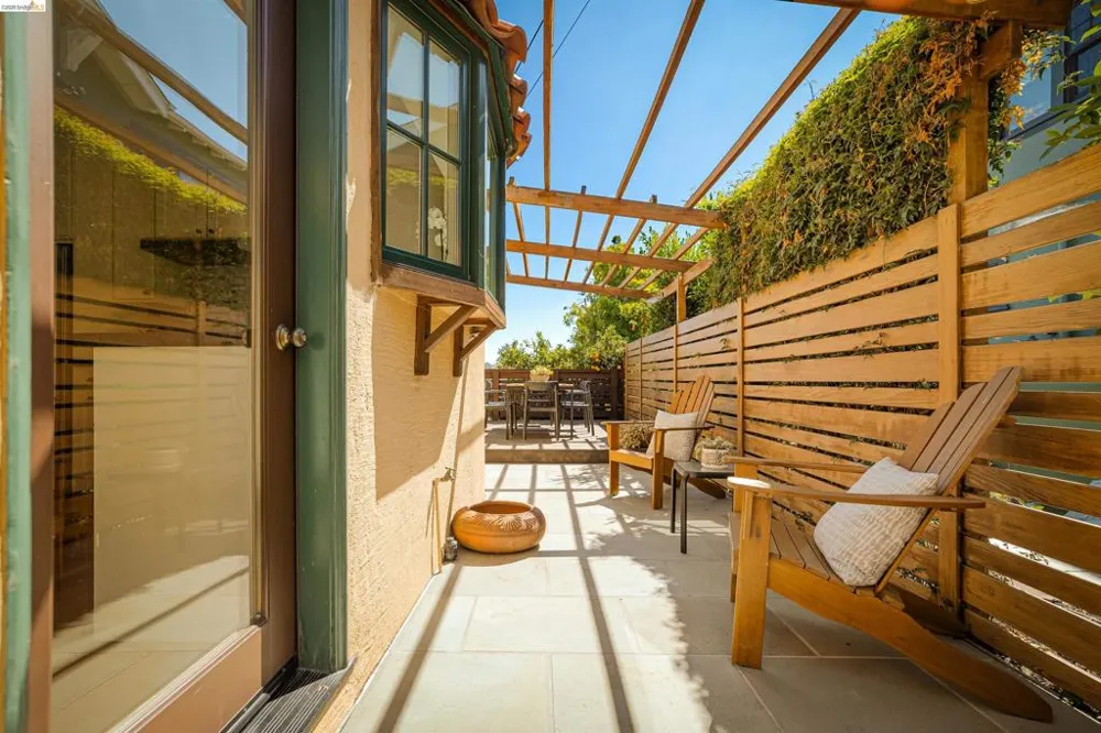 1564 Beverly Pl Berkeley, CA 94706