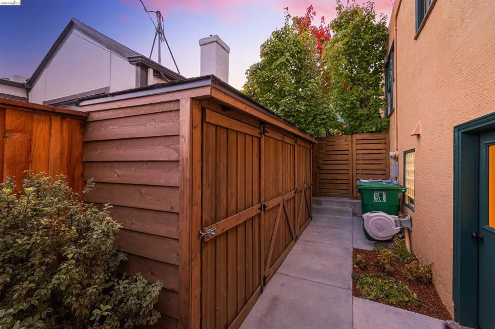 1564 Beverly Pl Berkeley, CA 94706