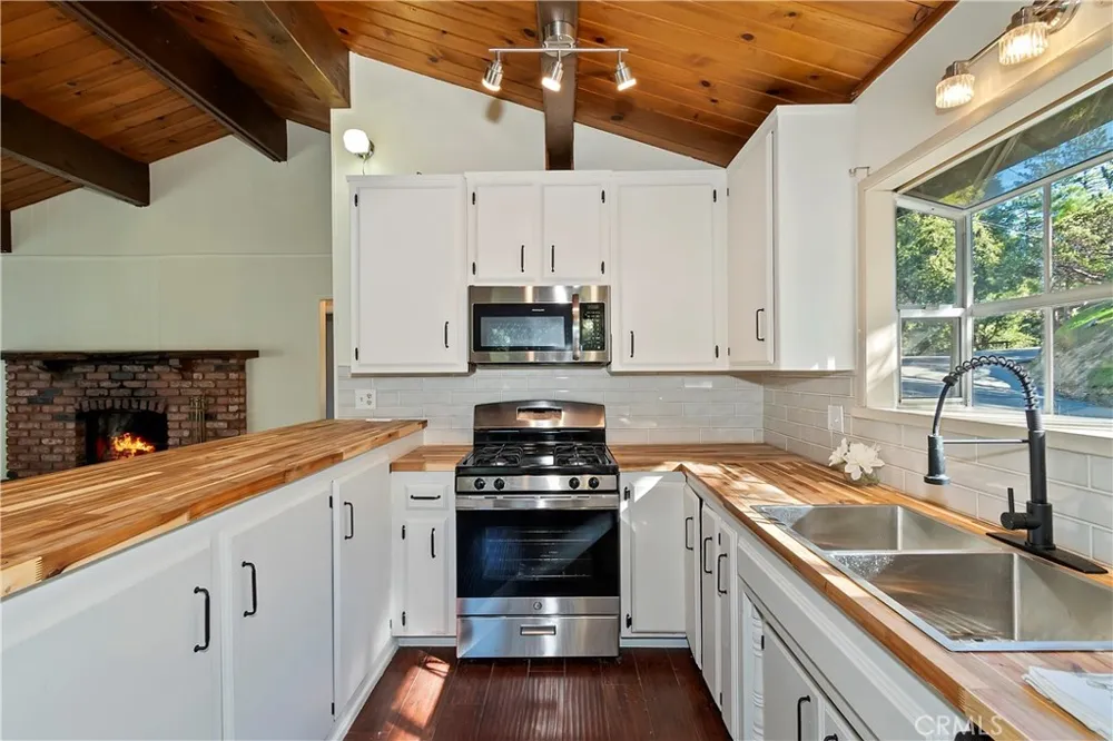 129 Zermat #A Crestline, CA 92325