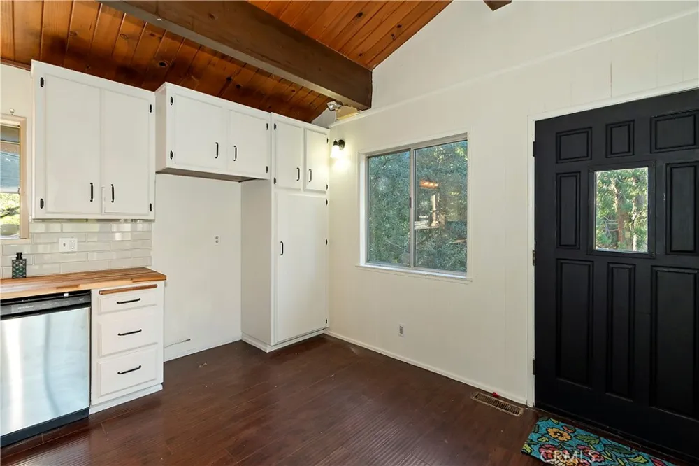 129 Zermat #A Crestline, CA 92325
