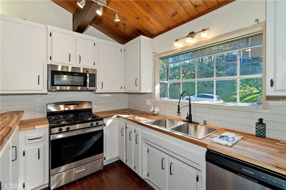 129 Zermat #A Crestline, CA 92325