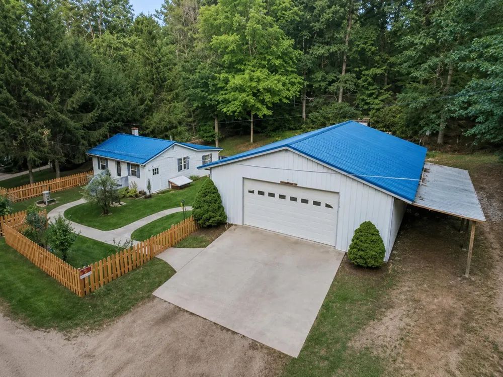3944 Truesdale Avenue Newaygo, MI 49337