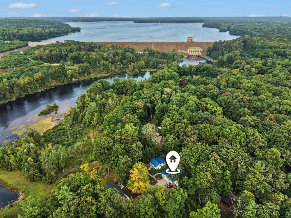 3944 Truesdale Avenue Newaygo, MI 49337