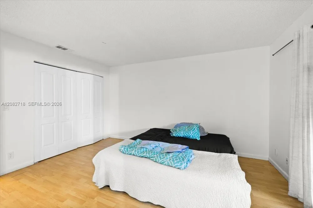 7425 SW 13th St North Lauderdale, FL 33068