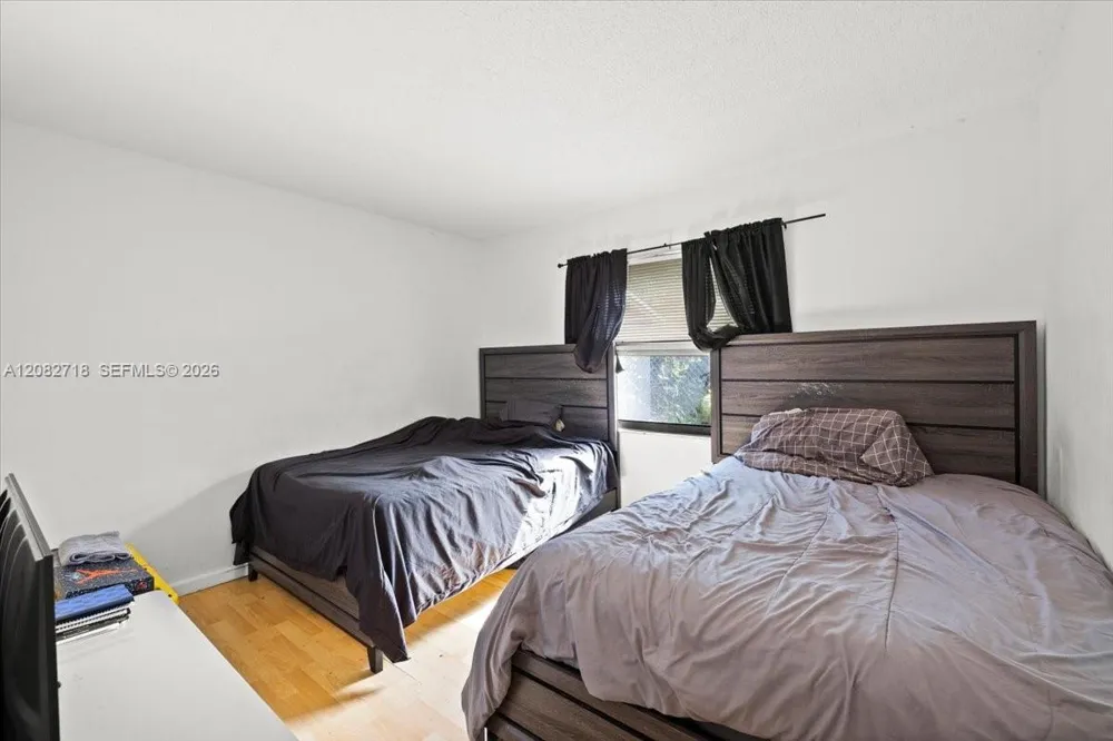 7425 SW 13th St North Lauderdale, FL 33068