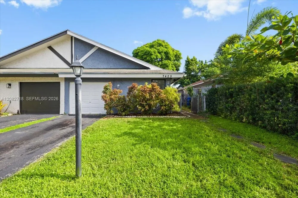 7425 SW 13th St North Lauderdale, FL 33068