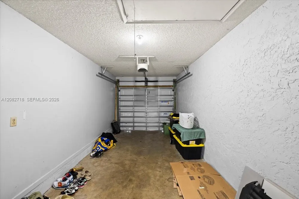 7425 SW 13th St North Lauderdale, FL 33068