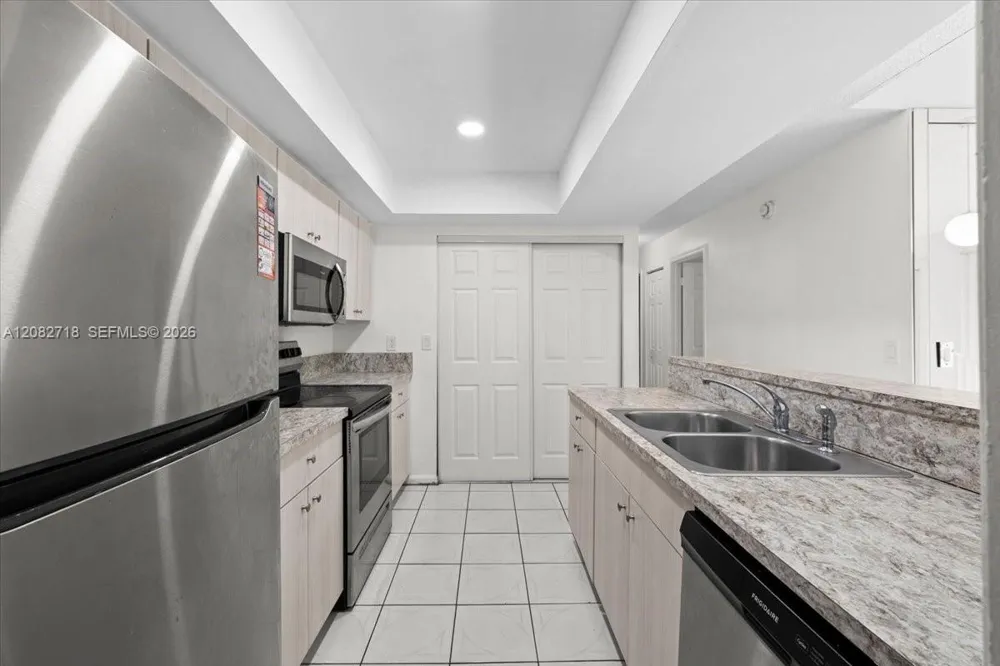 7425 SW 13th St North Lauderdale, FL 33068