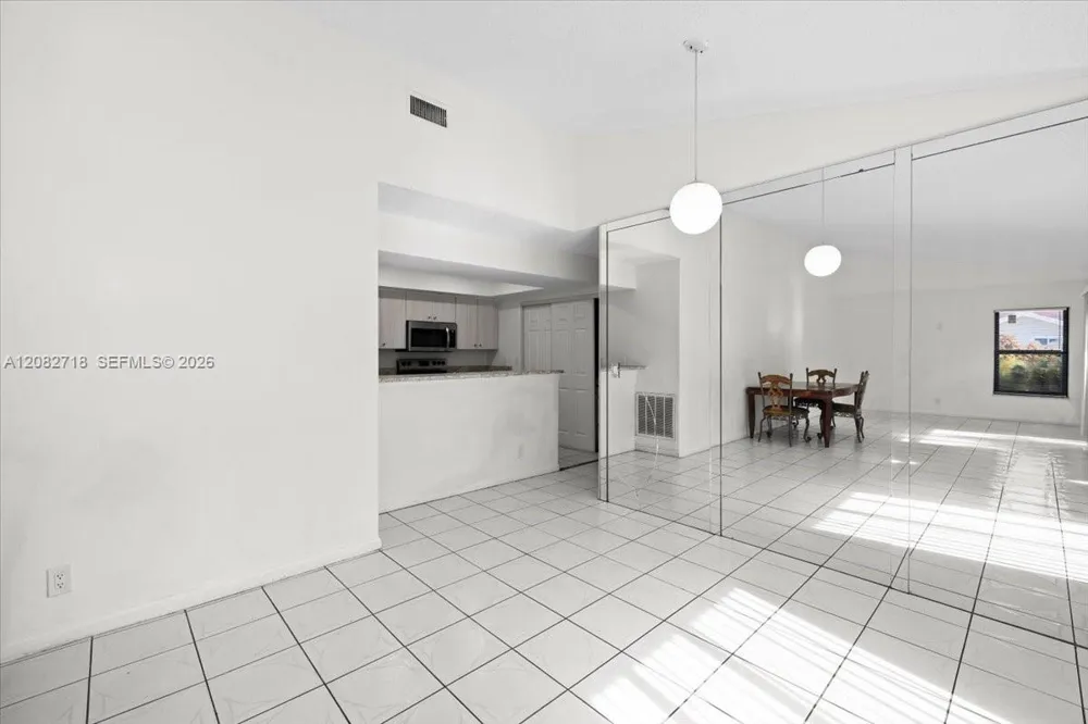 7425 SW 13th St North Lauderdale, FL 33068