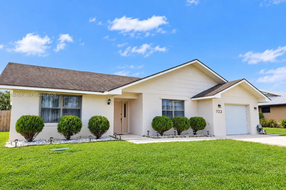 722 SE Thanksgiving Ave Port St. Lucie, FL 34984