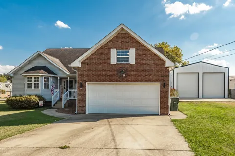 1026 Waters Edge Cir