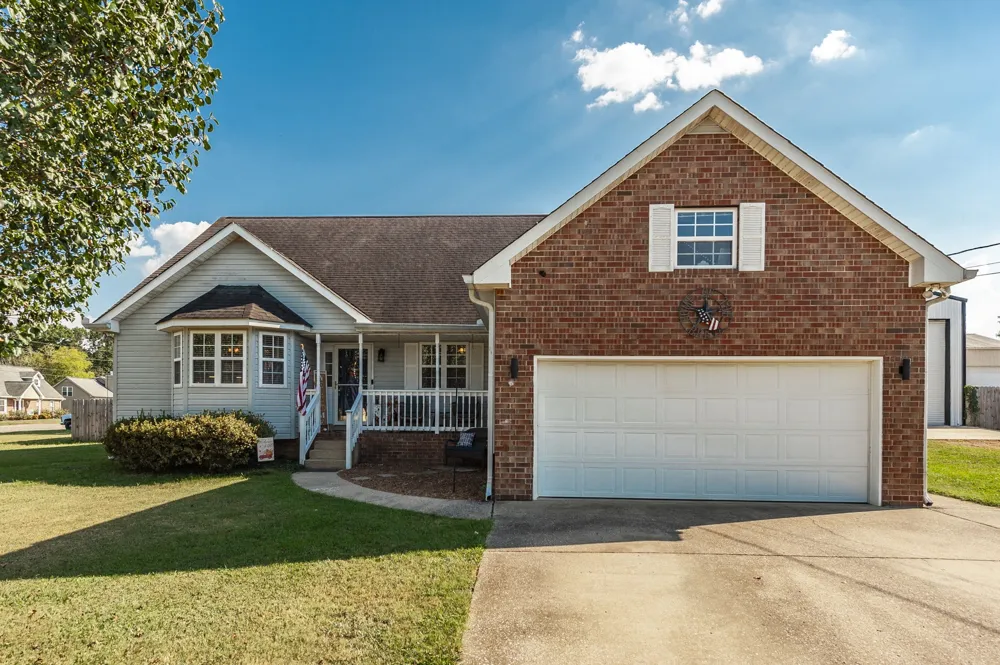 1026 Waters Edge Cir Mount Juliet, TN 37122
