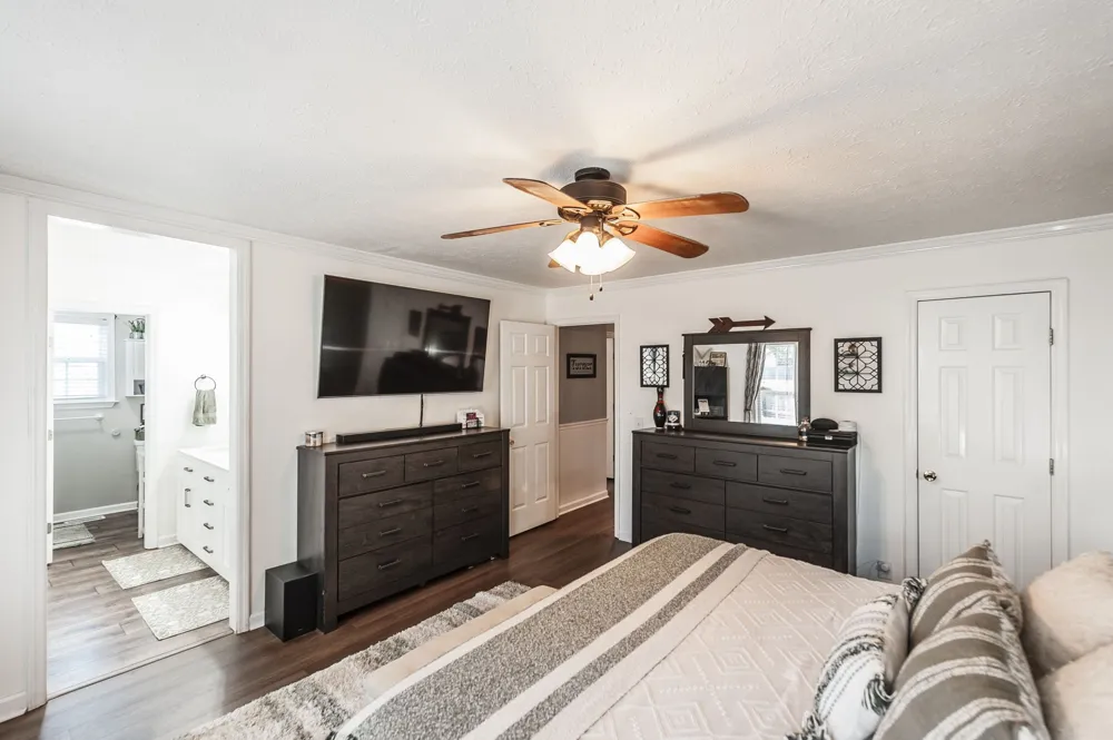 1026 Waters Edge Cir Mount Juliet, TN 37122