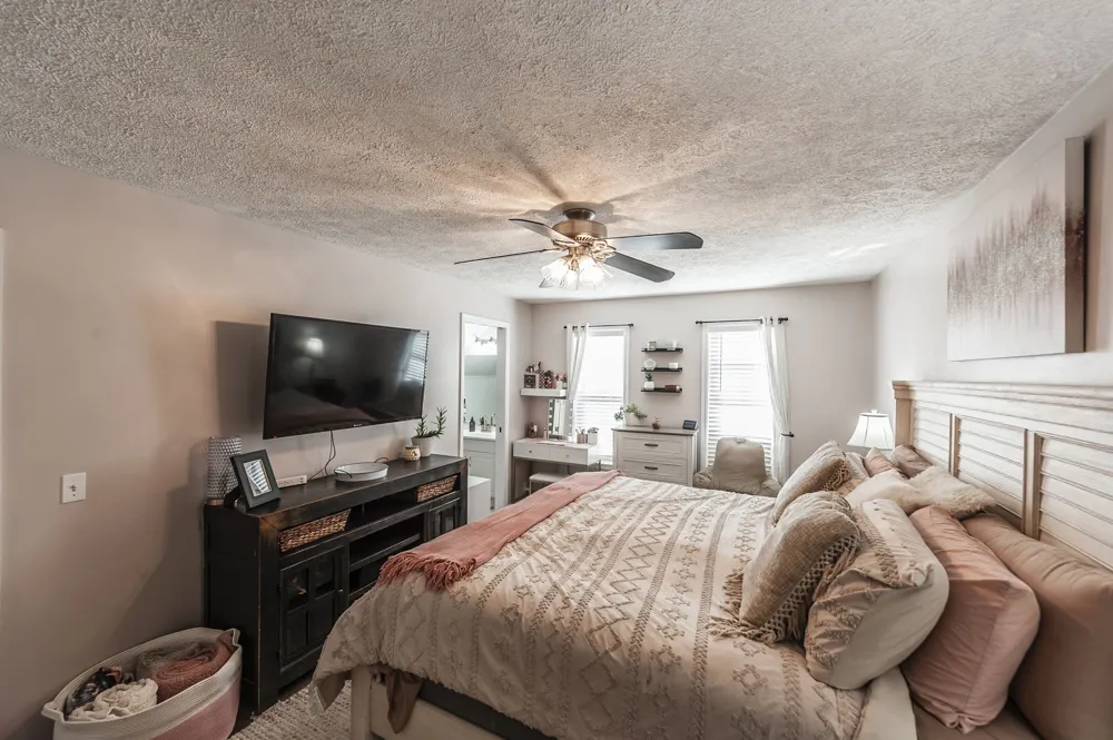 1026 Waters Edge Cir Mount Juliet, TN 37122