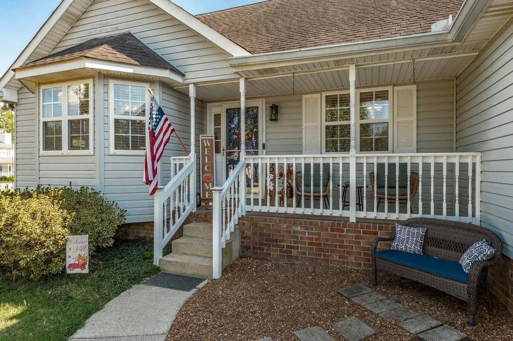 1026 Waters Edge Cir Mount Juliet, TN 37122
