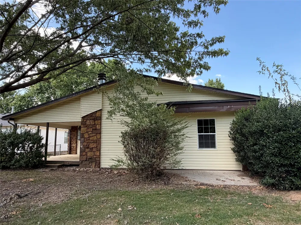 608 SE 6th Street Wagoner, OK 74467