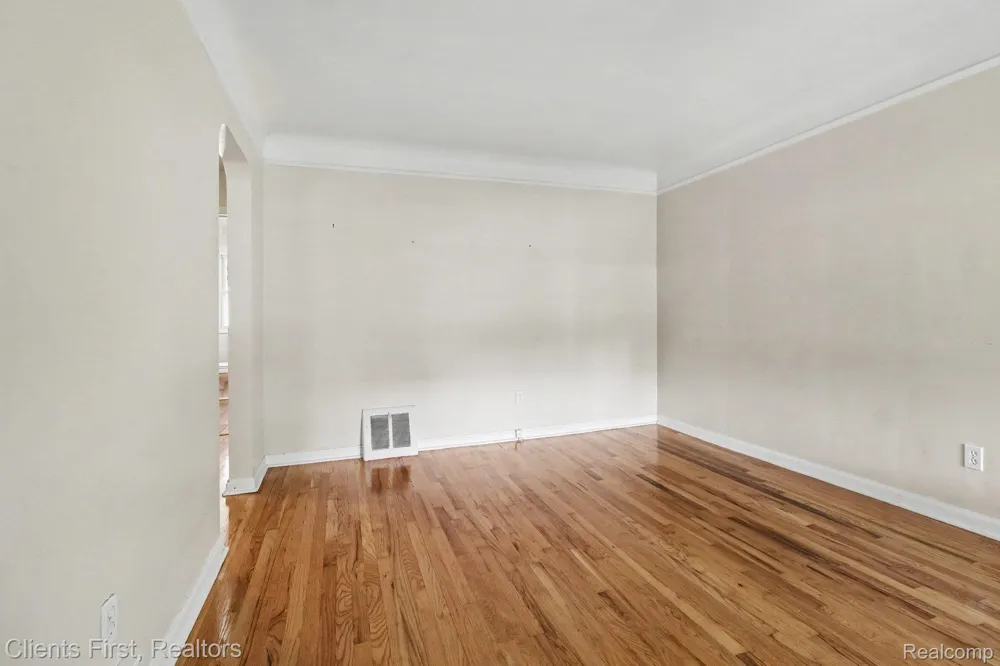 3306 Raymond Avenue Dearborn City, MI 48124