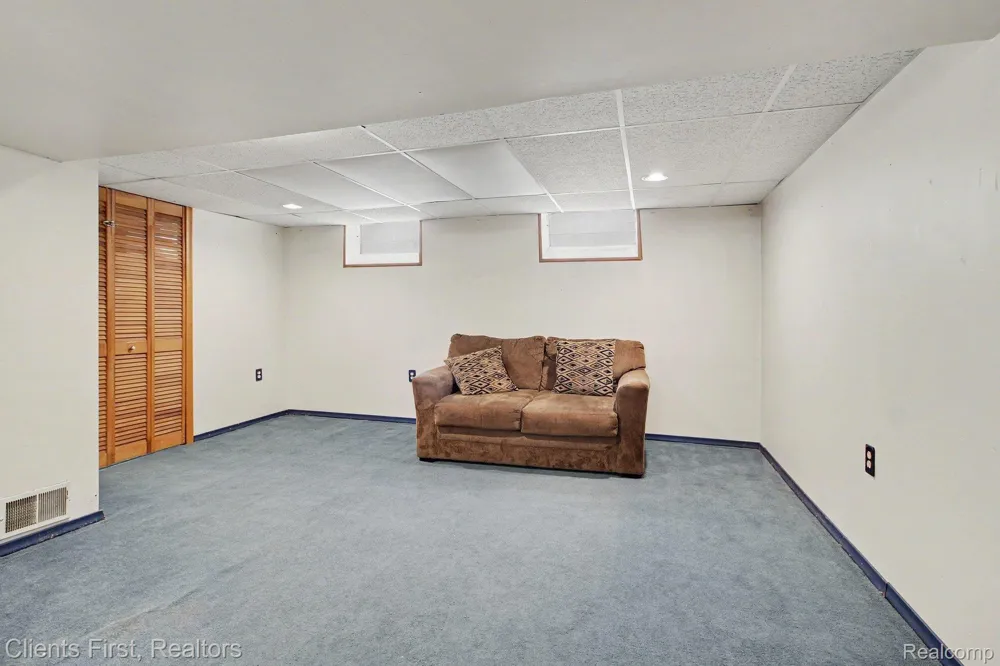 3306 Raymond Avenue Dearborn City, MI 48124