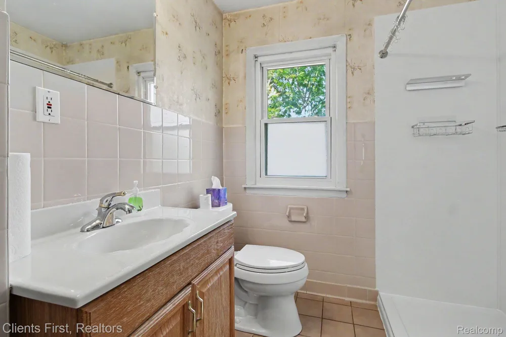 3306 Raymond Avenue Dearborn City, MI 48124