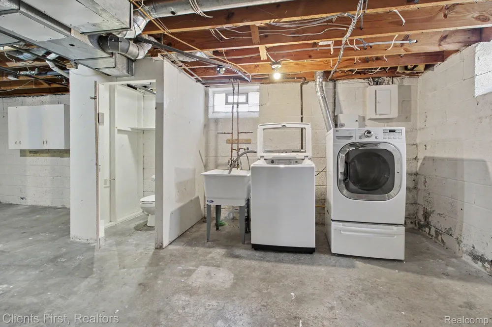 3306 Raymond Avenue Dearborn City, MI 48124