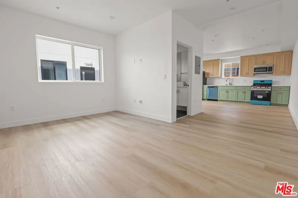 1265 Browning Boulevard #C Los Angeles, CA 90037