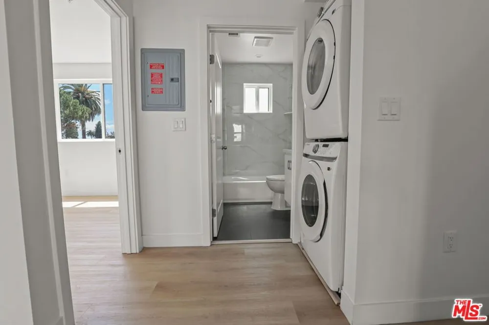1265 Browning Boulevard #C Los Angeles, CA 90037