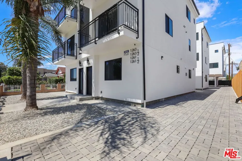 1265 Browning Boulevard #C Los Angeles, CA 90037