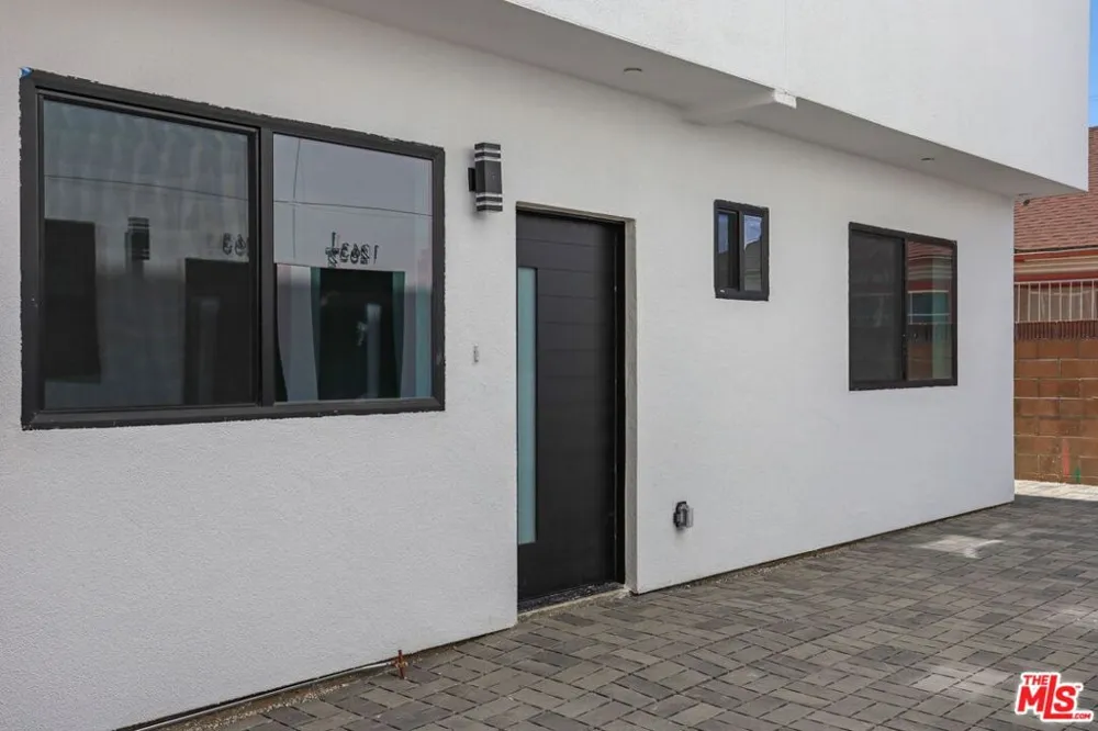 1265 Browning Boulevard #C Los Angeles, CA 90037